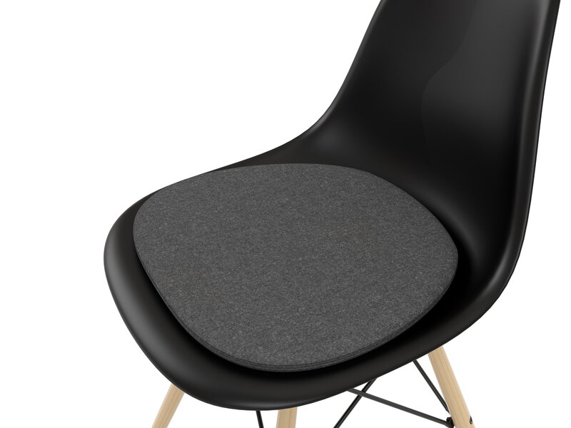 https://media.fds.fi/product_additional/800/6140558_Soft-Seats-Type-B-Eames-Plastic-Side-Chair_master.jpg