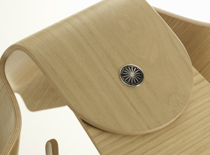 Vitra Eames Elephant, contreplaqué, châtaignier, image extra