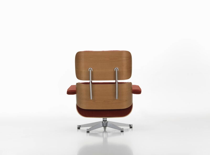 Vitra Eames Lounge Chair, new size, cherry - Calma brandy 07, extra image