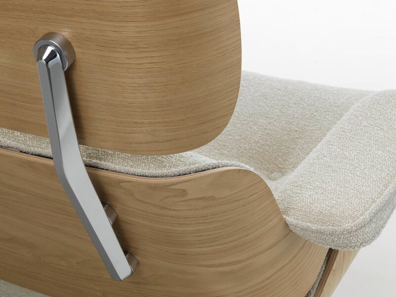 Vitra Eames Lounge Chair & Ottoman, new size, chestnut - Nubia cream/sand, extra image