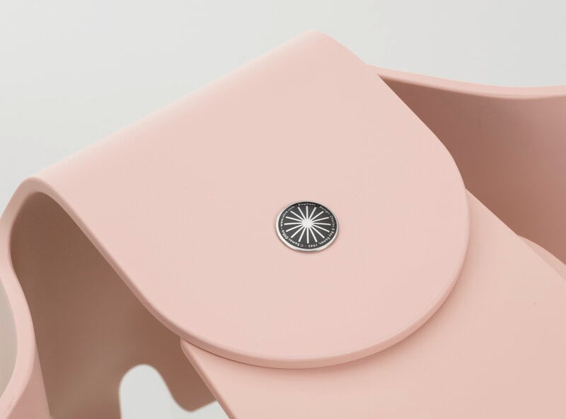 Vitra Eames Elephant, small, pale rose RE, extra image