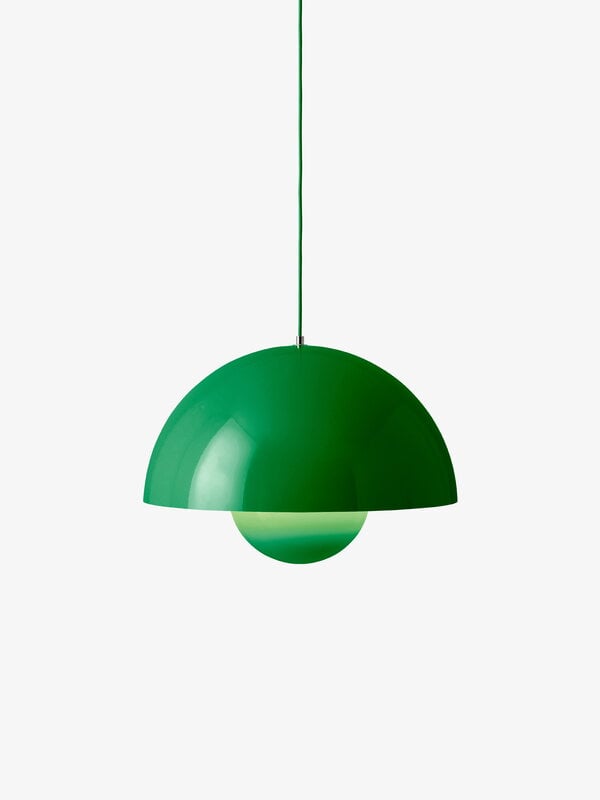 &Tradition Flowerpot VP2 pendant, signal green, view 3