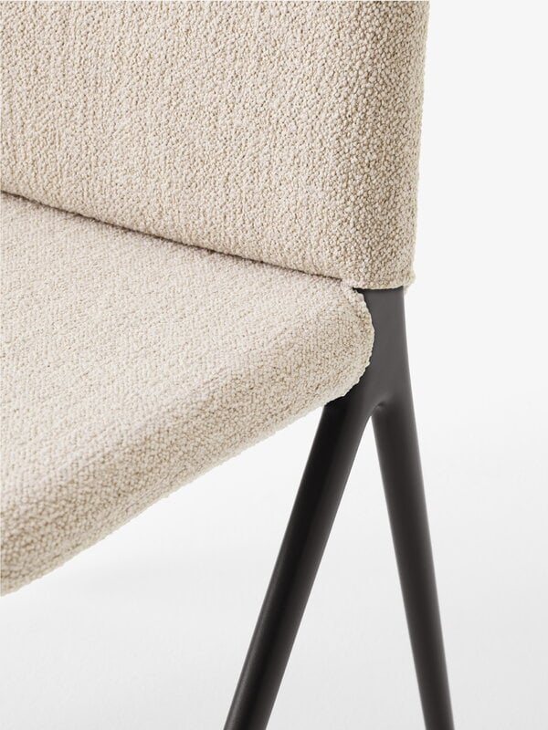 &Tradition Kape IF7 chaise, noir chaud - Barnum 101, image extra