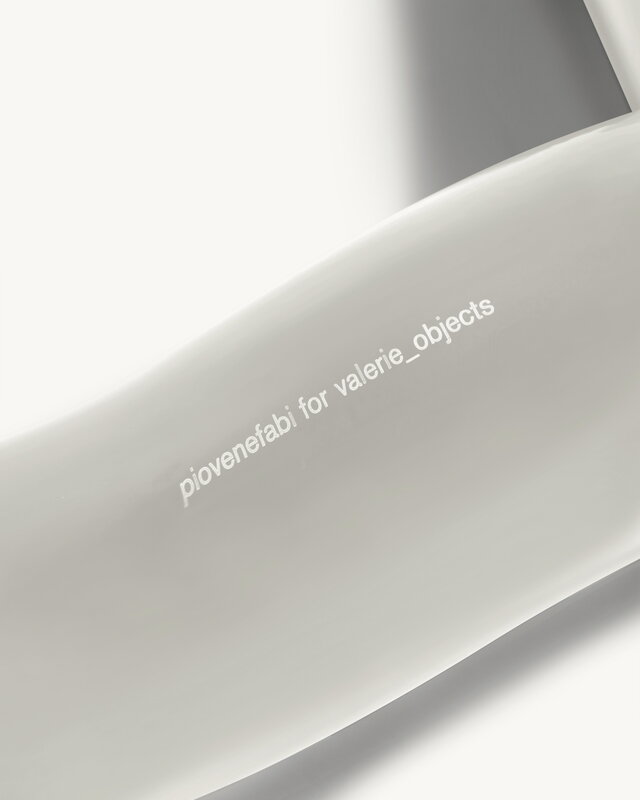 valerie_objects La Due Bianca table lamp, white, extra image