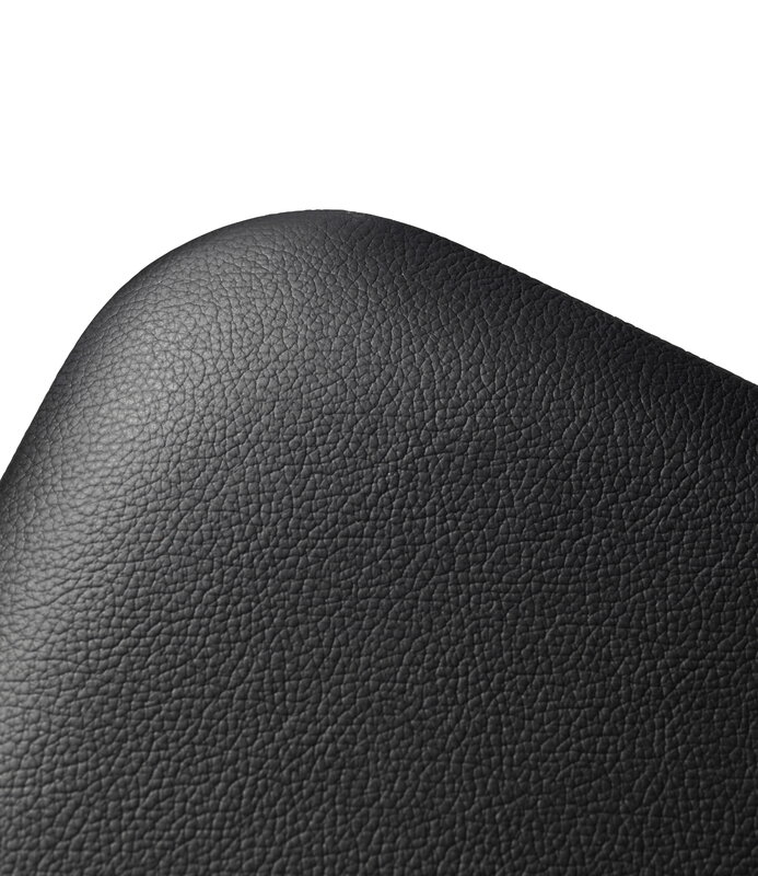 FDB Møbler J48 Stuhl, schwarze Eiche - schwarzes Leder, extrabild