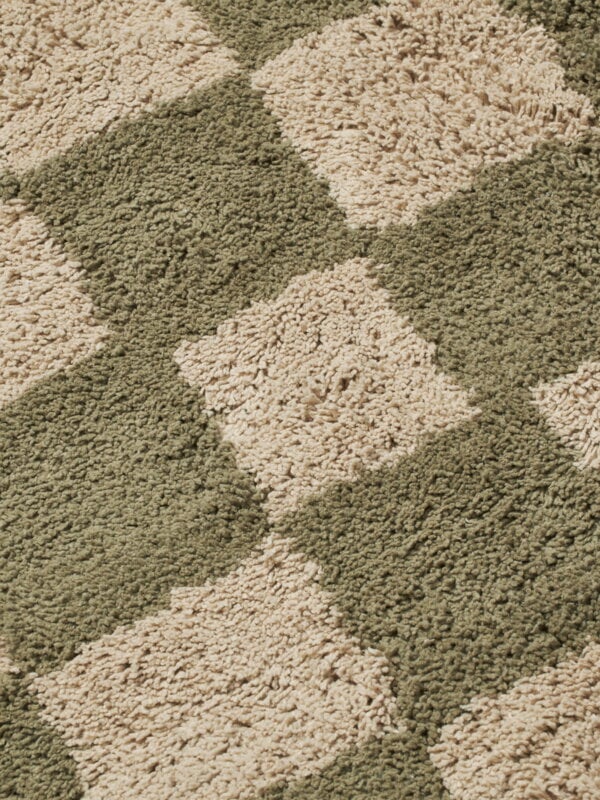 Ferm Living Mara Waschbarer Teppich, 150 x 80 cm, Ulmengrün - Warmer Sand, extrabild