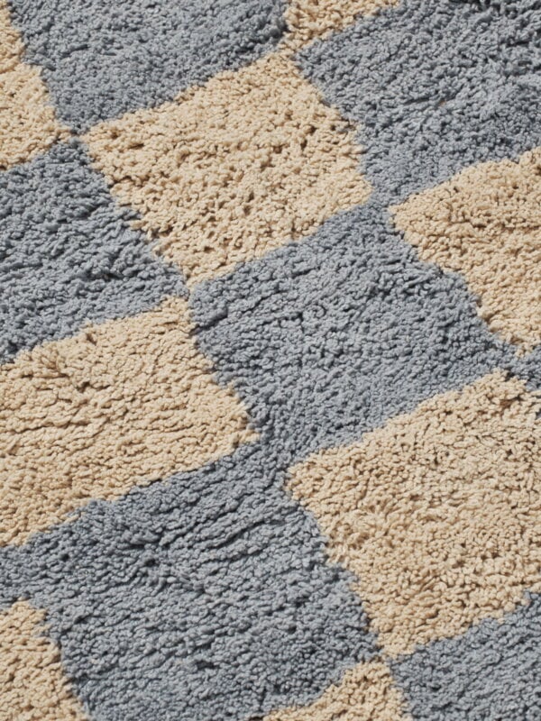 Ferm Living Tapis lavable Mara, 150 x 80 cm, bleu brume - sable chaud, image extra