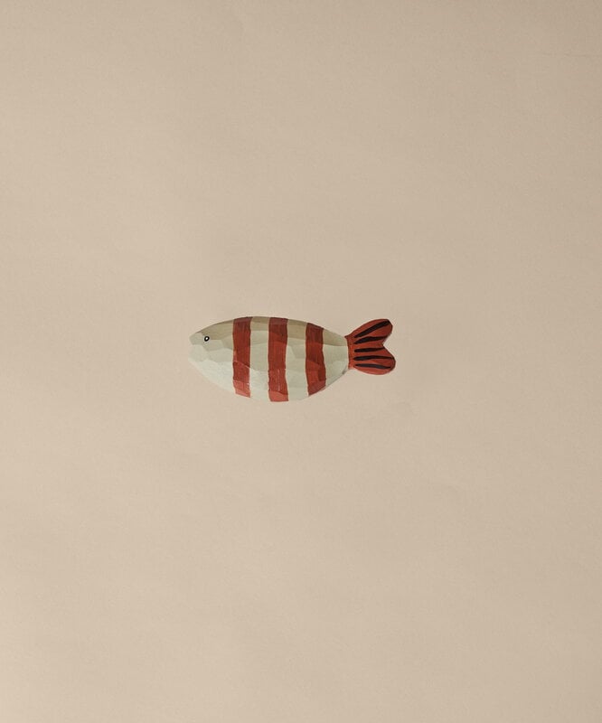 Ferm Living Harbour seinäkoukku, Fish Stripe, baked clay - light celedon, näkymä 3