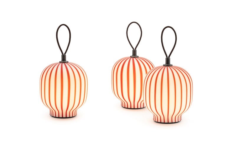 Established & Sons  Filigrana Lantern ladattava pöytävalaisin, punaraitainen, näkymä 5