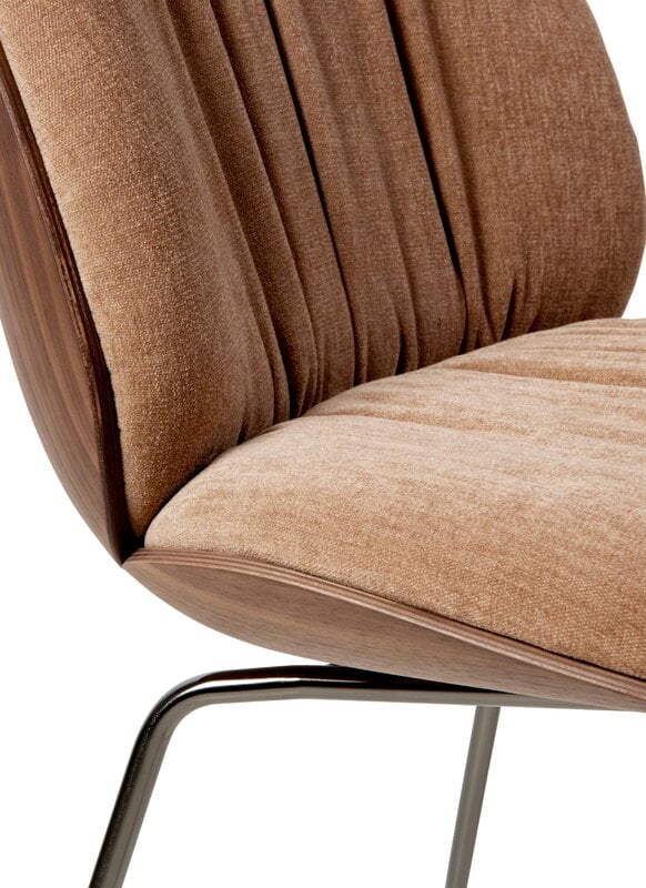GUBI Beetle Soft dining chair, conic black chrome - walnut - Belsuede 132 brown, extra image