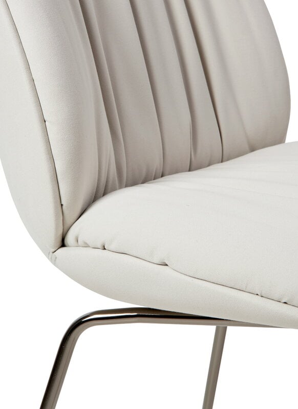 GUBI Beetle Soft dining chair, conic black chrome - Reales 001 white, extra image