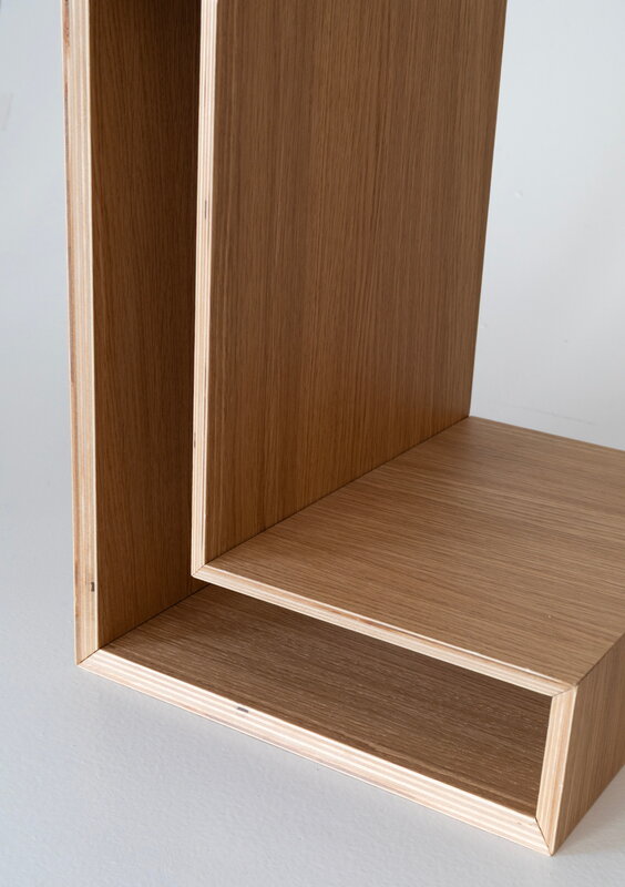 Maze L-shelf, oak, view 3