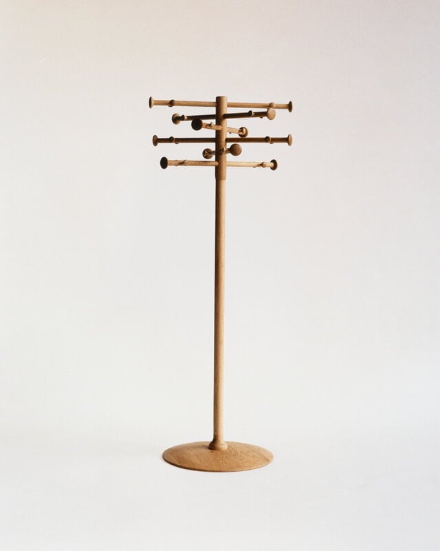 Fredericia ND09 coat stand, oiled oak, view 4