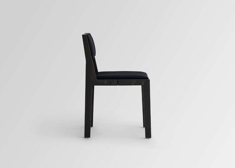 Vaarnii 016 Maasto dining chair, upholstered, black - black Kvadrat Alle, extra image