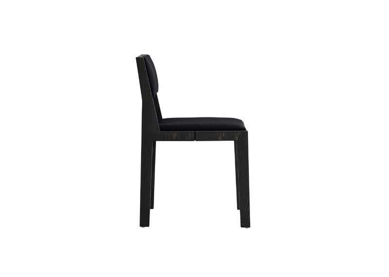 Vaarnii 016 Maasto dining chair, upholstered, black - black Kvadrat Alle, extra image