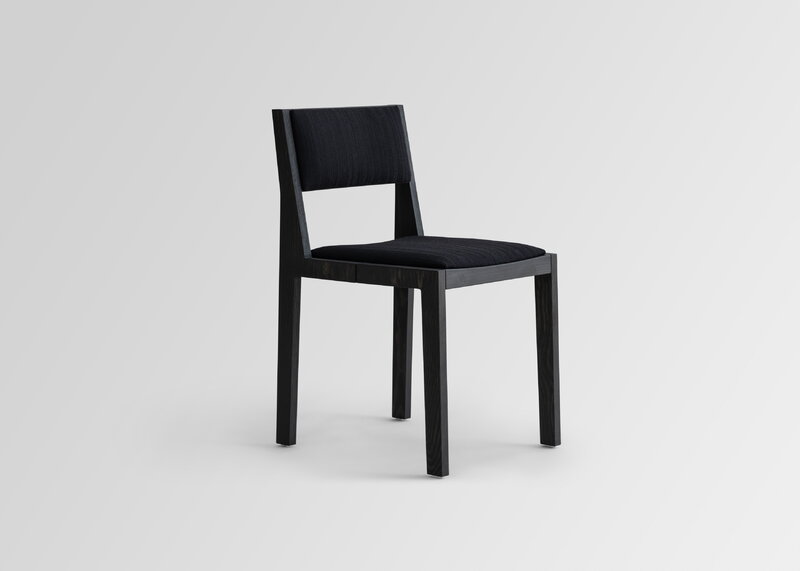 Vaarnii 016 Maasto dining chair, upholstered, black - black Kvadrat Alle, extra image