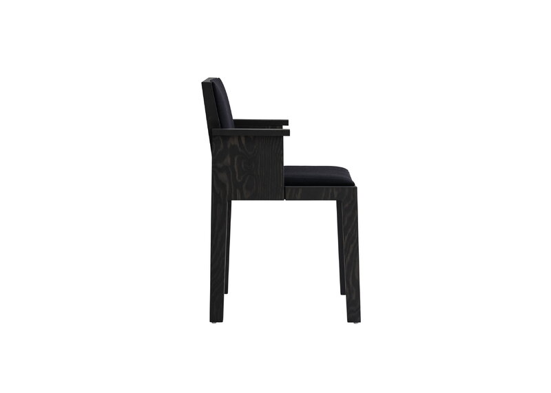 Vaarnii 016 Maasto dining arm chair, upholstered, black - black Kvadrat Alle, extra image