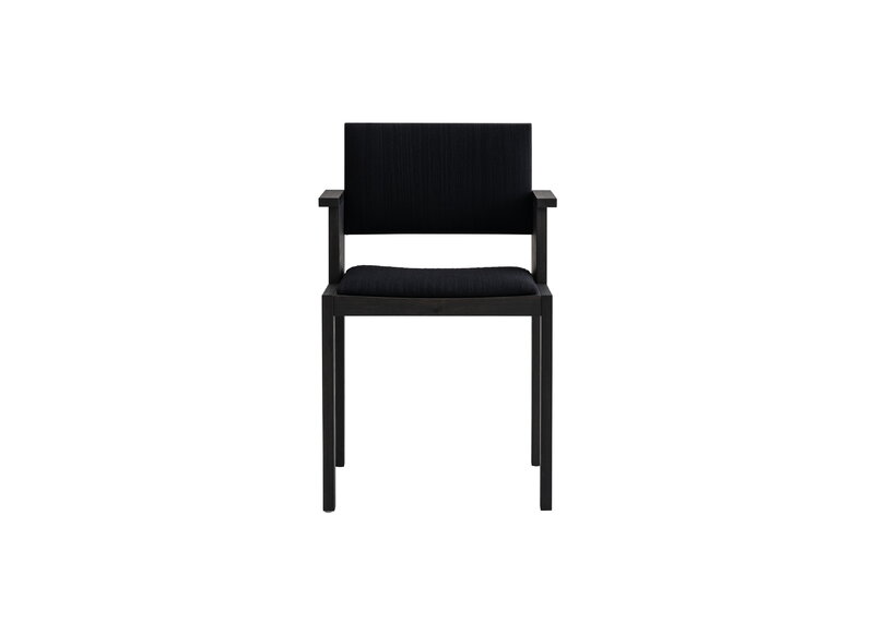 Vaarnii 016 Maasto dining arm chair, upholstered, black - black Kvadrat Alle, extra image
