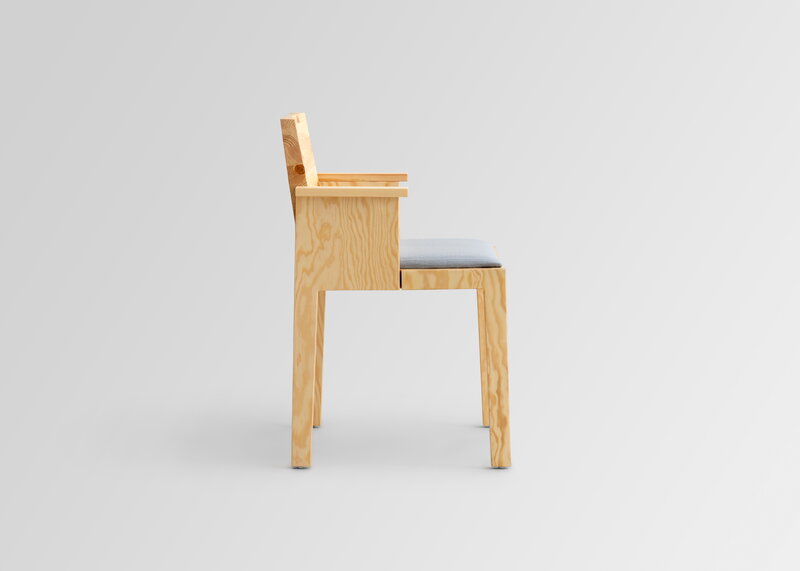 Vaarnii 016 Maasto dining arm chair, seat upholstered, pine - grey Kvadrat Alle, extra image