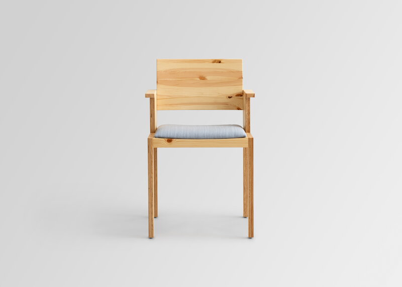 Vaarnii 016 Maasto dining arm chair, seat upholstered, pine - grey Kvadrat Alle, extra image