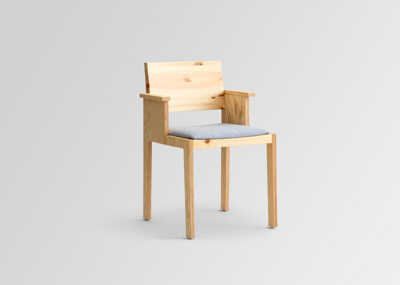 Vaarnii 016 Maasto dining arm chair, seat upholstered, pine - grey Kvadrat Alle, extra image