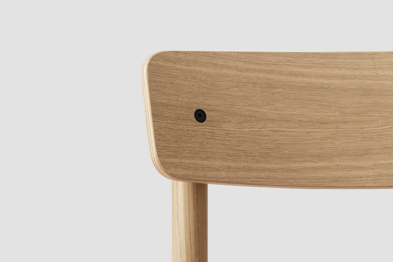 TAKT T01 Cross chair, roble, vista 4