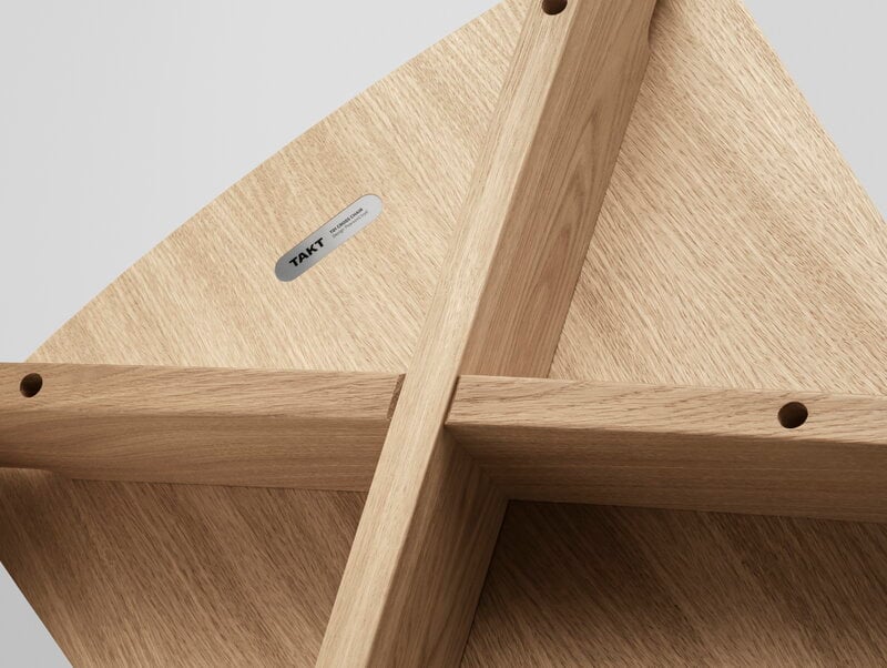 TAKT T01 Cross chair, roble, vista 13