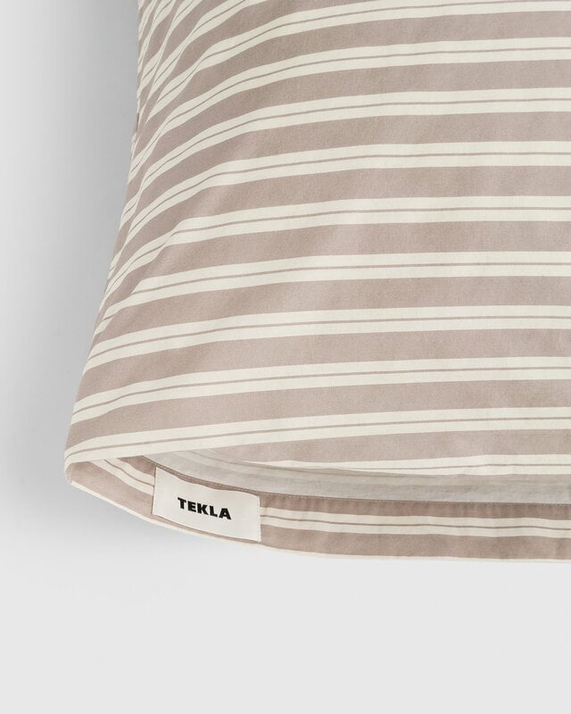 Tekla Tyynyliina, clay stripes, näkymä 3