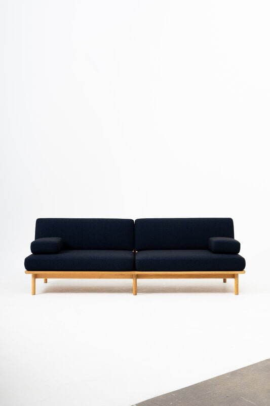 TAKT T19 Spoke Sofa with armrests, oak - dark blue Kvadrat Autumn 0791, extra image