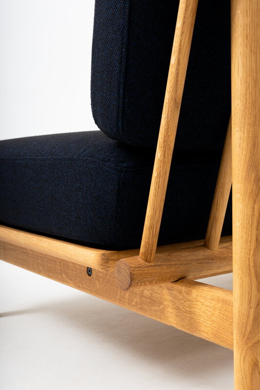 TAKT T19 Spoke Sofa with armrests, oak - dark blue Kvadrat Autumn 0791, extra image