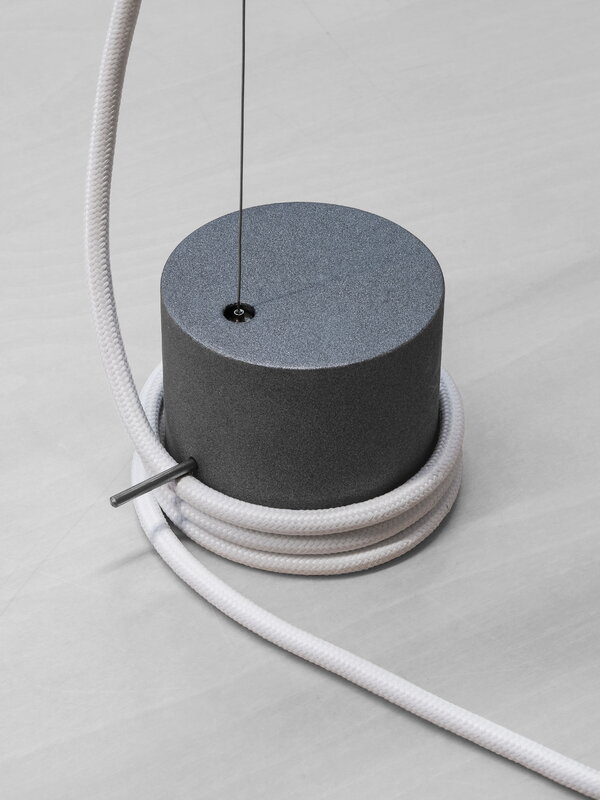 Ingo Maurer Tubular Balance table lamp, white - white cable, extra image