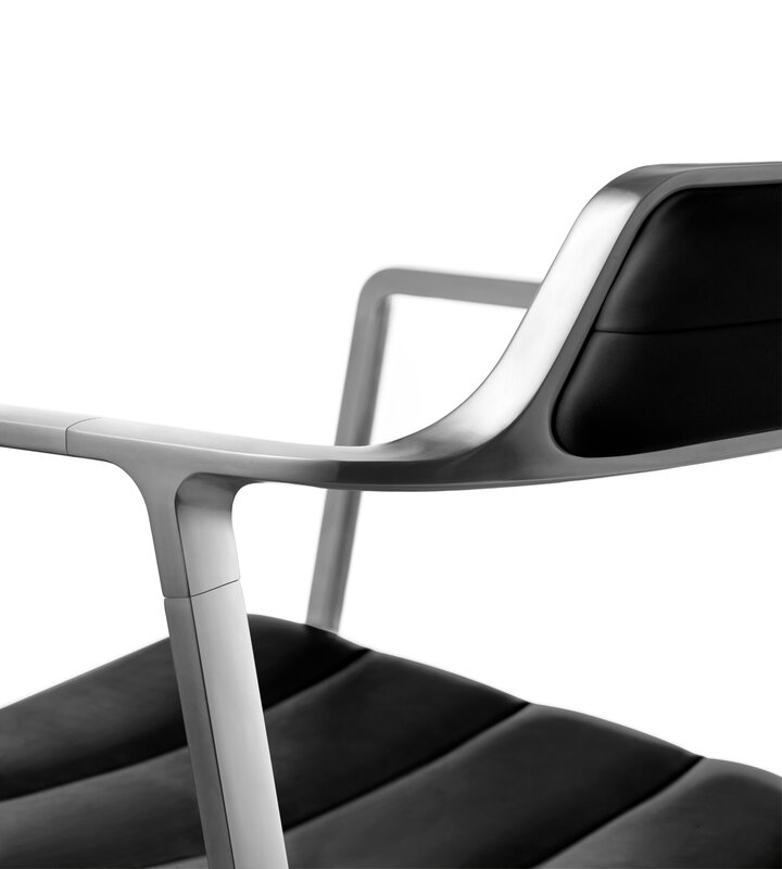 Vipp 452 Swivel tuoli, kiillotettu runko - musta nahka, jalkatallat, näkymä 4