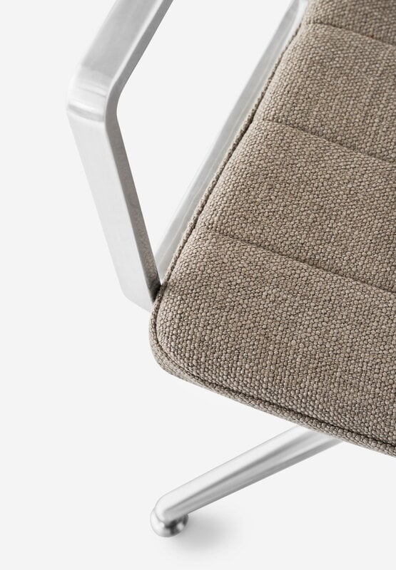 Vipp 452 Swivel tuoli, kiillotettu runko - Tide dark sand, jalkatallat, näkymä 7