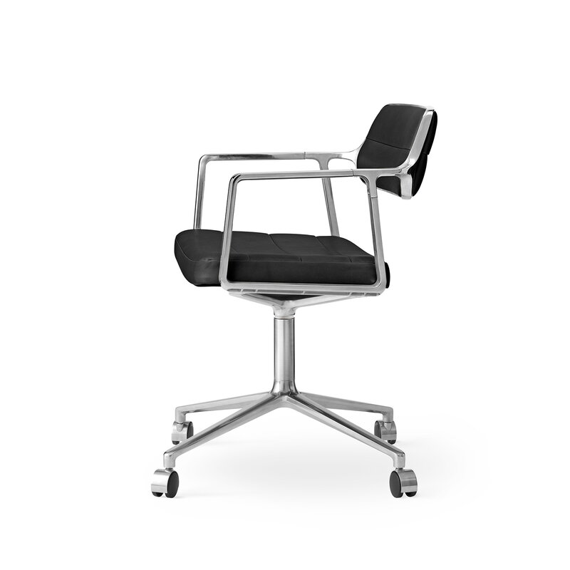 Vipp 453 Swivel tuoli, kiillotettu runko - musta nahka, pyörät, näkymä 2