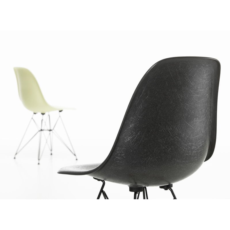 Vitra Eames Dsr Fiberglass Chair Parchment Chrome Finnish