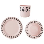 The Numbers melamiinilautaset ja muki, pinkki The Numbers melamiinilautaset ja muki, pinkki