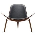 Carl Hansen & Søn CH07 Shell lounge chair, oiled walnut - black leather Thor 301