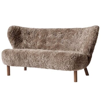 &Tradition Little Petra VB2-soffa, Sahara Curly fårskinn - vitoljad ek