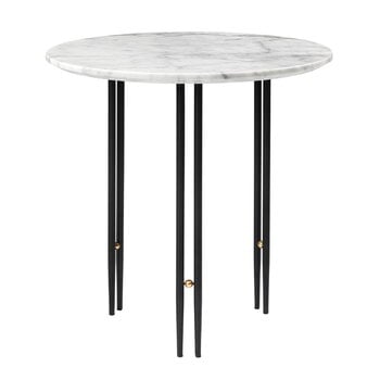 GUBI Table basse IOI, 50 cm, noir - marbre blanc