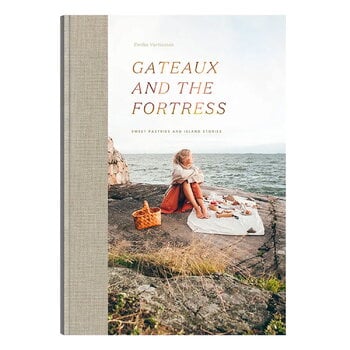 Cozy Publishing Gateaux and the Fortress - Sweet Pastries and Island Stories