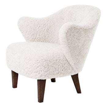 Audo Copenhagen Ingeborg lounge chair, Offwhite sheepskin - smoked oak