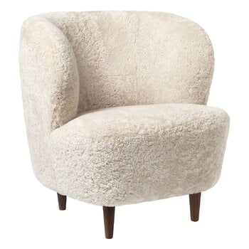 GUBI Stay lounge chair, small, Moonlight sheepskin - walnut