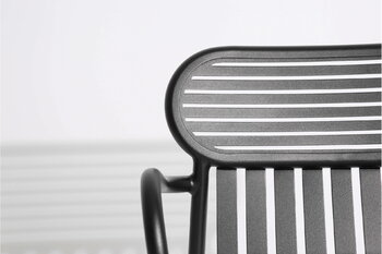 Petite Friture Week-end käsinojallinen tuoli, musta