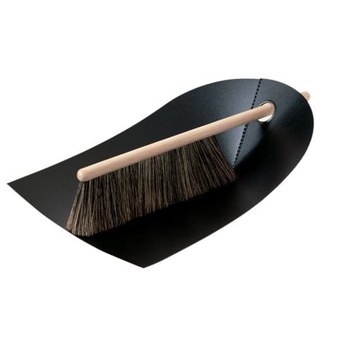 Normann Copenhagen Dustpan and broom, black Finnish Design Shop