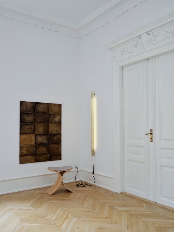 Gejst Radent wall lamp, long, brass, product image
