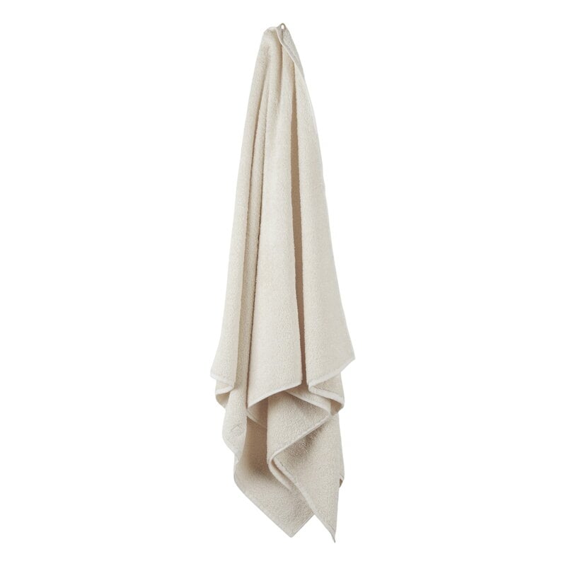 https://media.fds.fi/product_image/800/FRAMA-Heavy-Towel-Bone-White-Bath-Towel-Packshot-3.jpg