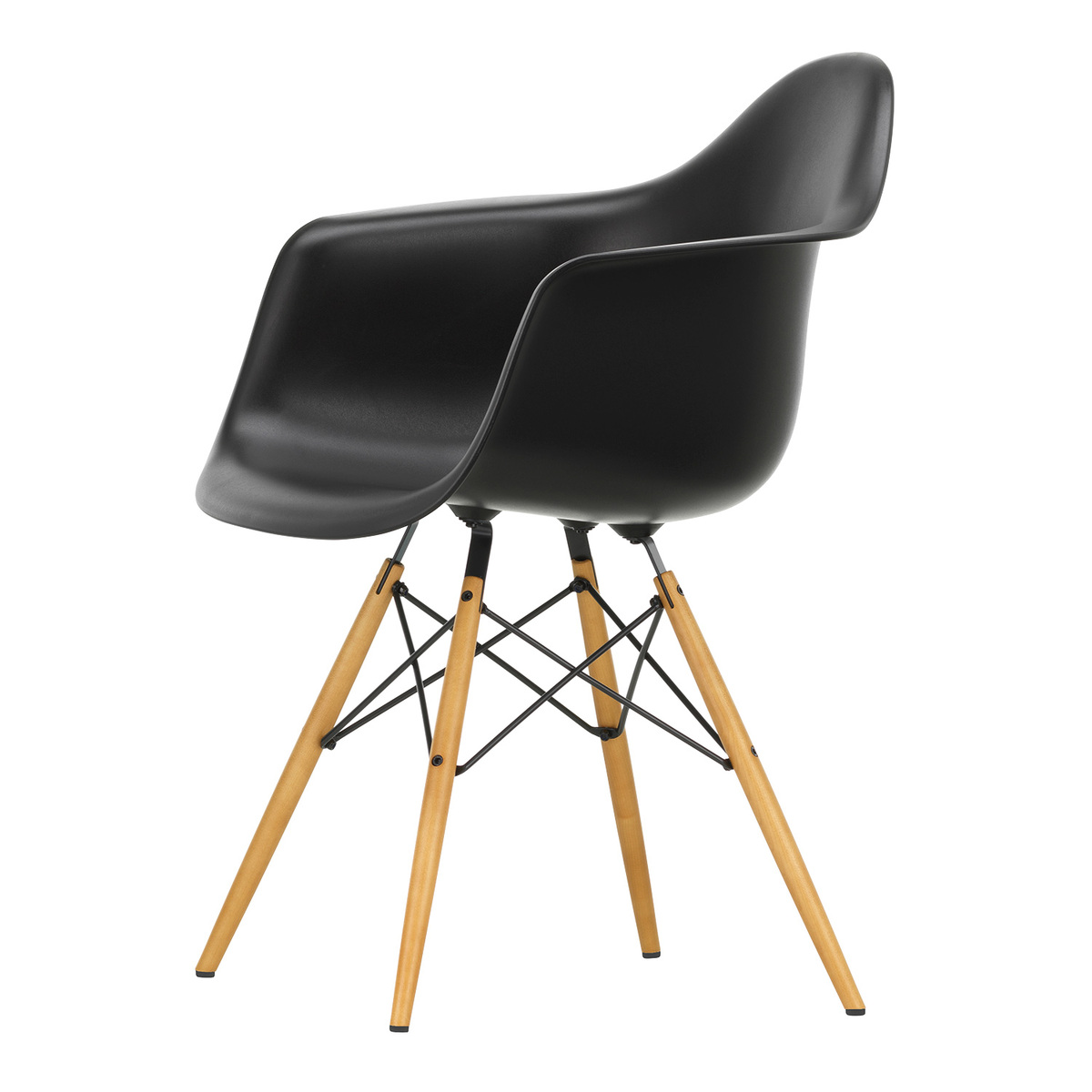 Tot boog nachtmerrie Vitra Eames DAW chair, deep black - maple | Finnish Design Shop